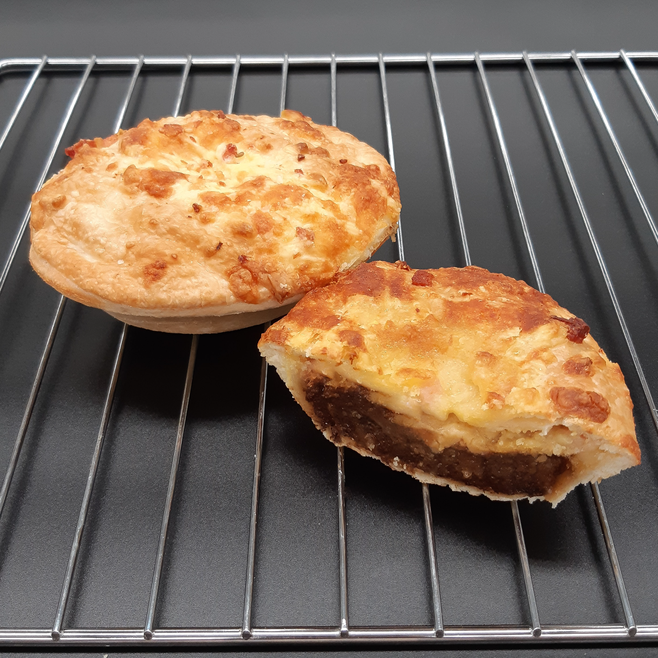 PREMIUM BEEF CHEESE & BACON PIE (BOX4)