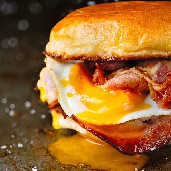 Brioche - Egg & Bacon Brekky Roll_image_The Healthlink Crew_order now