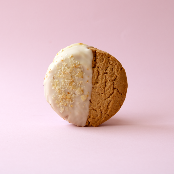 Macadamia & White Chocolate Cookie (6 Pack)