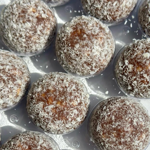 Hazelnut & Cacao Protein Balls (12x40g)_image_Coastal Crunch_order now